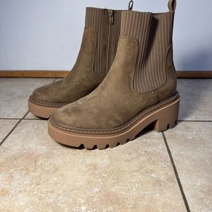 Women's Kyrie Chunky Heel Ankle Sock Boots Tan - Universal Thread - SIZE 7.5